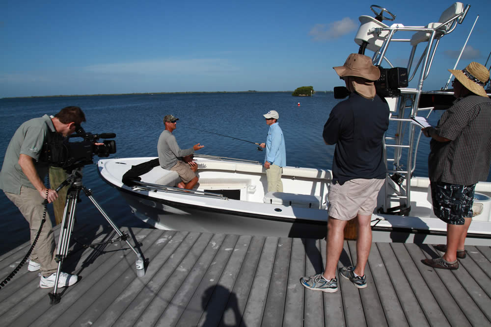 a film set in a boat near a dock